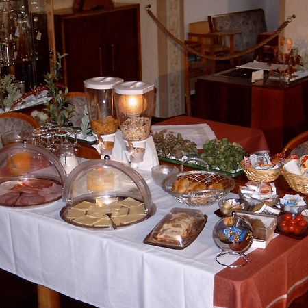 Hotel Pizzeria VENEZIA Sohren Esterno foto